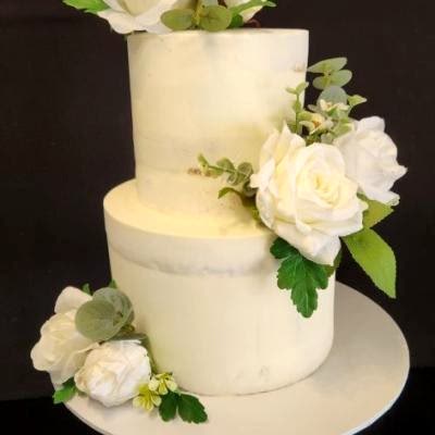 Engagement Cakes 11